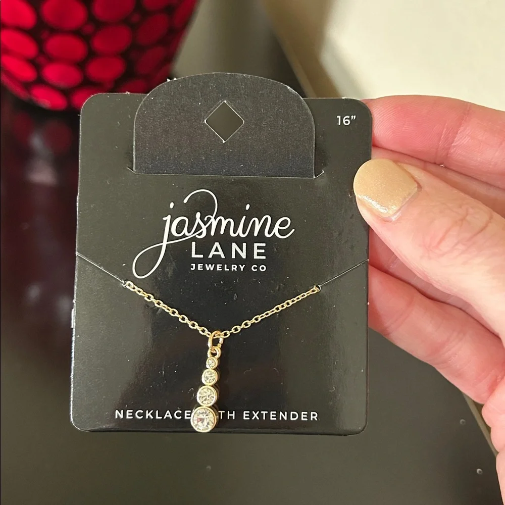 6 Piece Jewelry & Accessory Bundle - Ring Necklace Bracelets Earrings Hair Clip - Picture 4 of 16